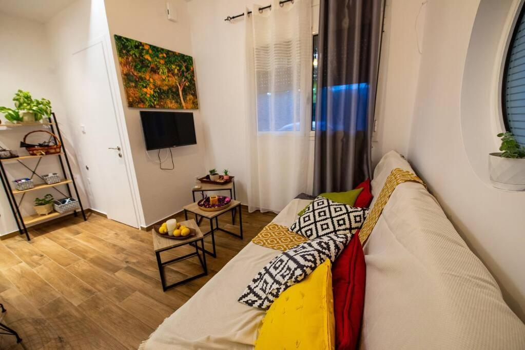 Lemon Garden Stylish Private Apartment Kalamata Ngoại thất bức ảnh