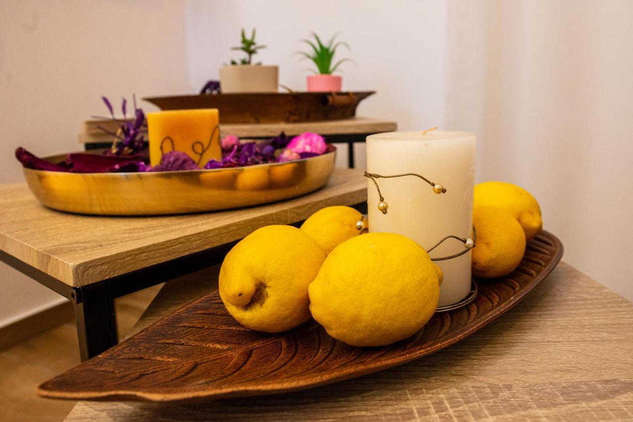 Lemon Garden Stylish Private Apartment Kalamata Ngoại thất bức ảnh